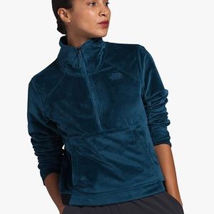 The North Face Women's Shelbe Raschel Reversible Pullover, large
